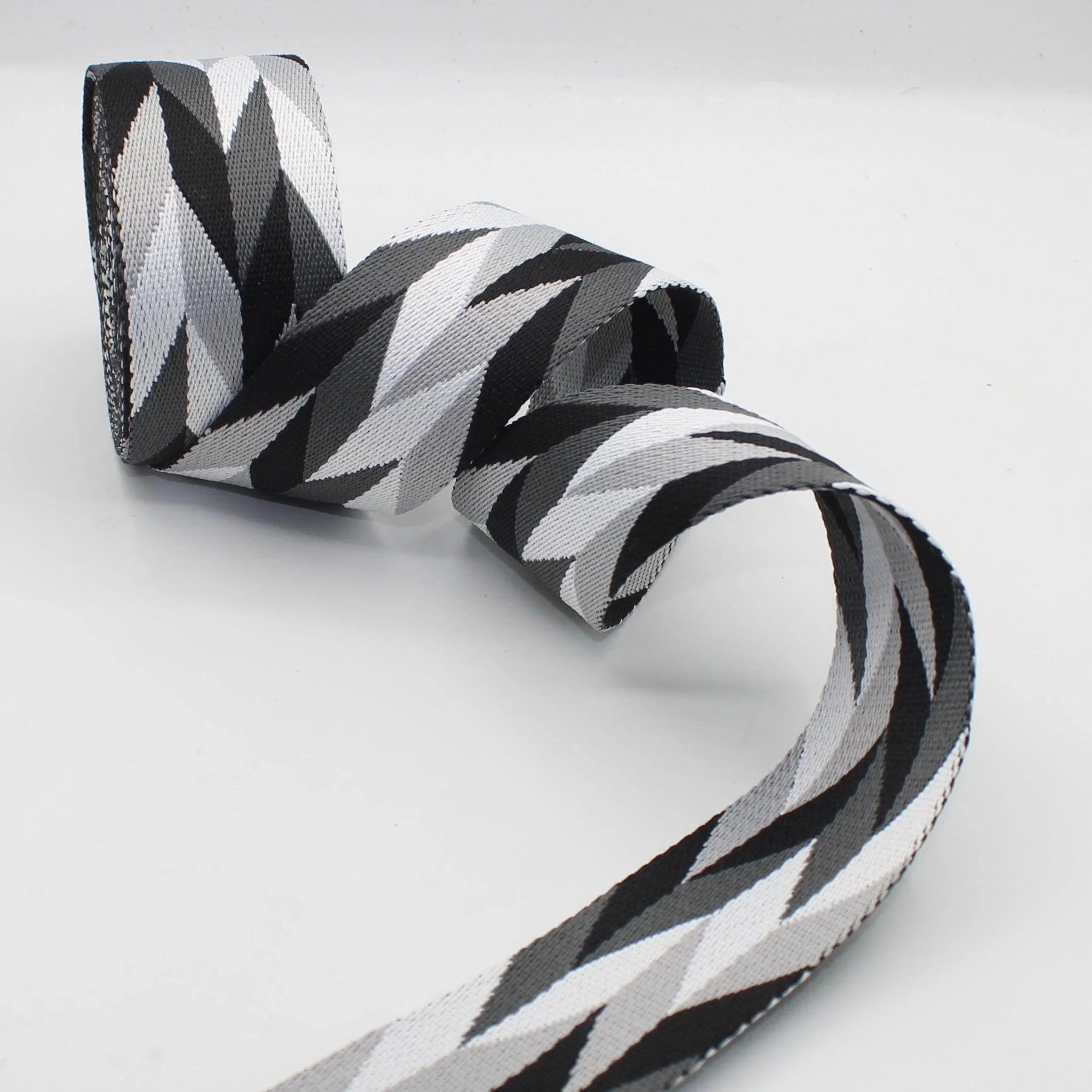 5 Meters 50mm Striped Arrow Mosaic Webbing #RUB1995 - ACCESSOIRES LEDUC BV